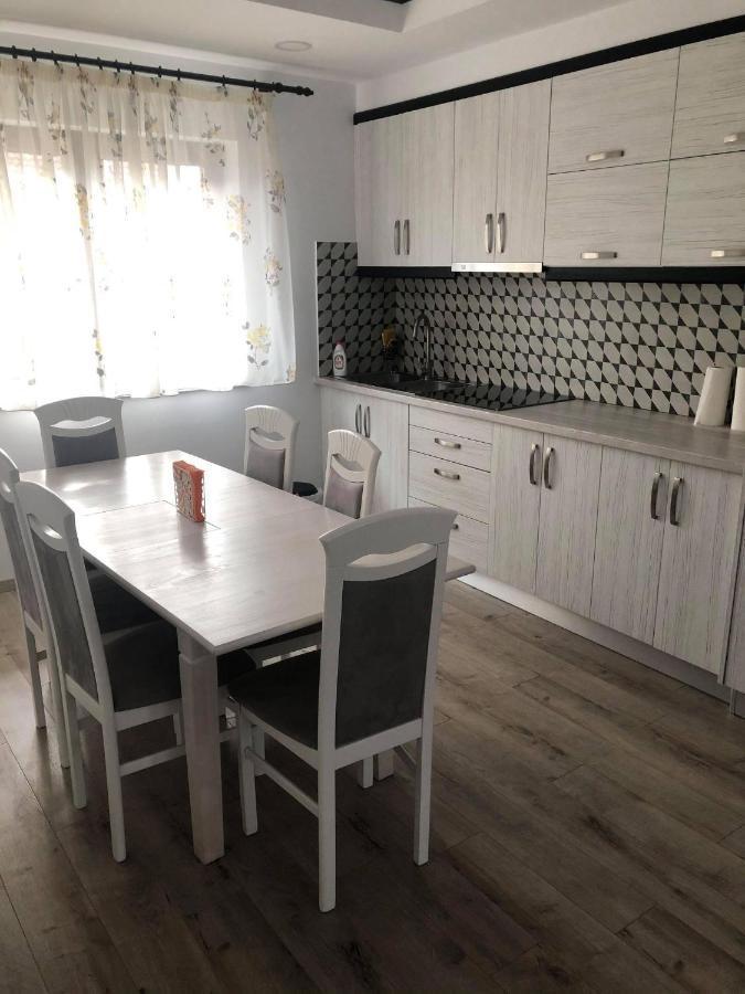 Holiday Luxury Villa With Private Garden Şelimbăr Exteriör bild