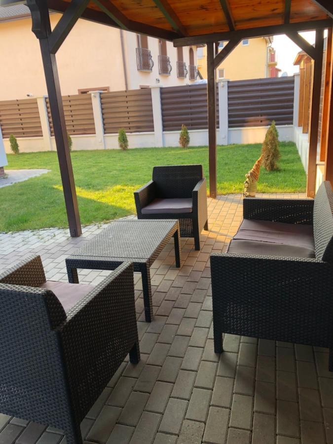 Holiday Luxury Villa With Private Garden Şelimbăr Exteriör bild