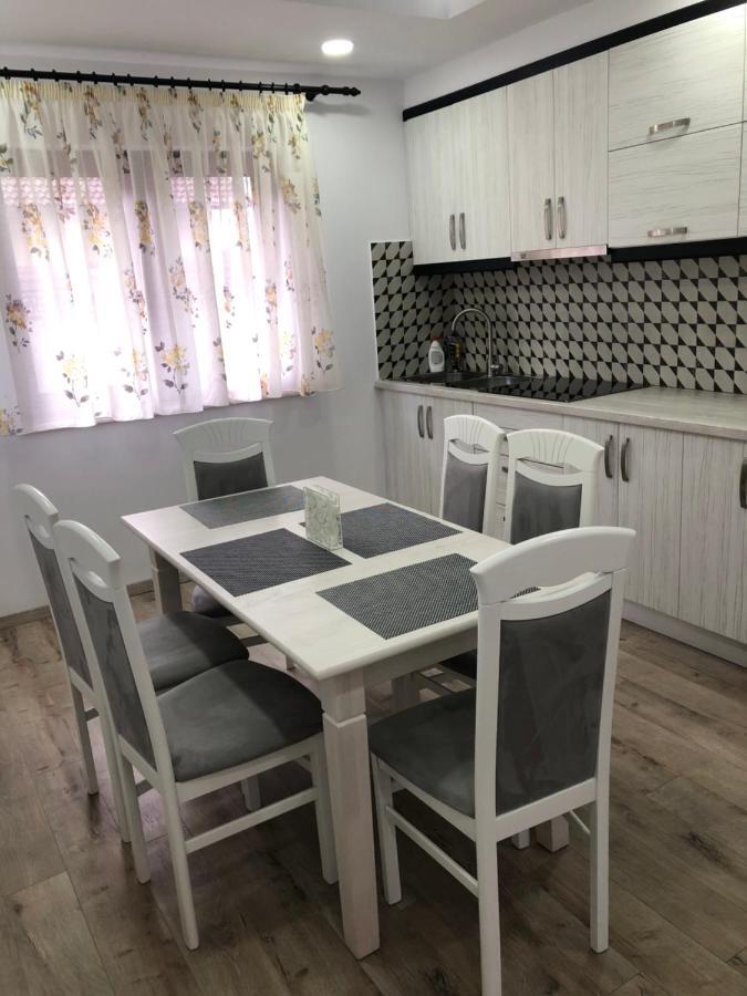 Holiday Luxury Villa With Private Garden Şelimbăr Exteriör bild
