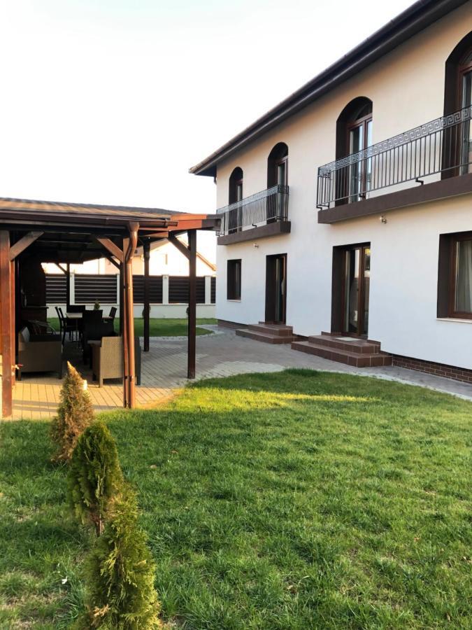 Holiday Luxury Villa With Private Garden Şelimbăr Exteriör bild